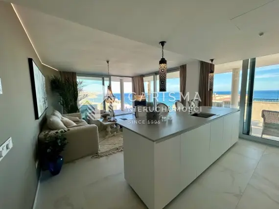 Luksusowy penthouse w pierwszej linii brzegowej z pięknym widokiem na morze 2