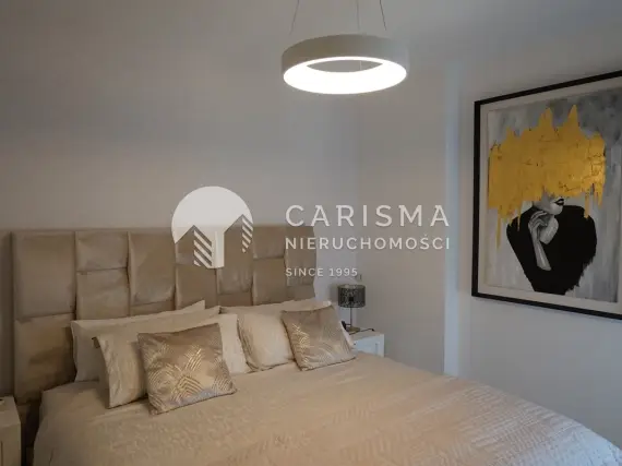 (15) Luksusowy dwupoziomowy penthouse z widokiem na morze