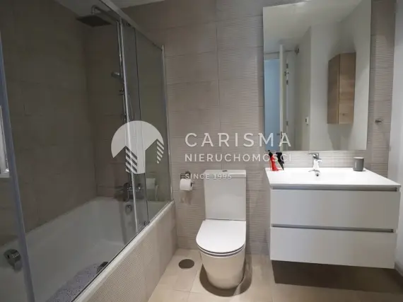(17) Luksusowy dwupoziomowy penthouse z widokiem na morze