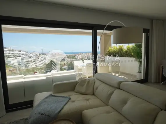 (8) Luksusowy dwupoziomowy penthouse z widokiem na morze