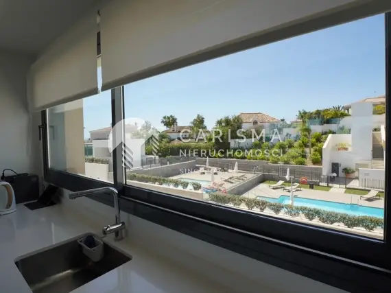 (11) Luksusowy dwupoziomowy penthouse z widokiem na morze
