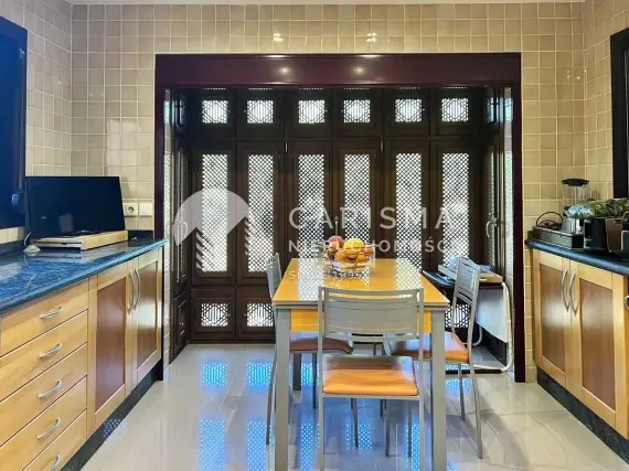 (20) Dwupoziomowy penthouse w prestiżowym kompleksie mieszkalnym Nueva Andalucia