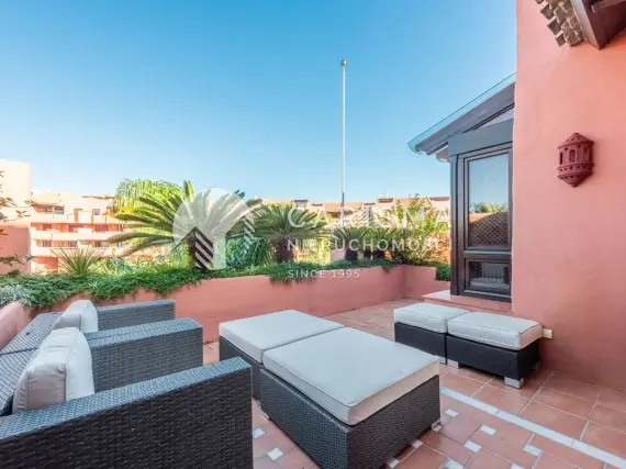 (23) Nowoczesny dwupoziomowy penthouse w luksusowym kompleksie przy plaży