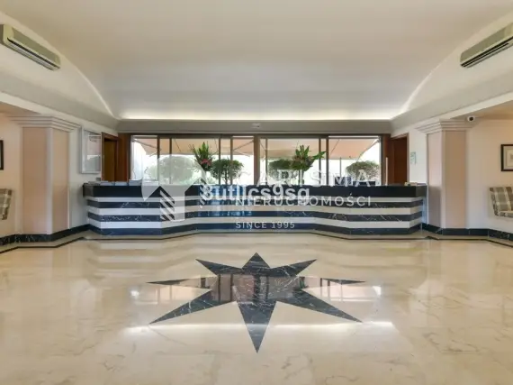 (49) Całkowicie odnowiony penthouse z widokiem na pola golfowe