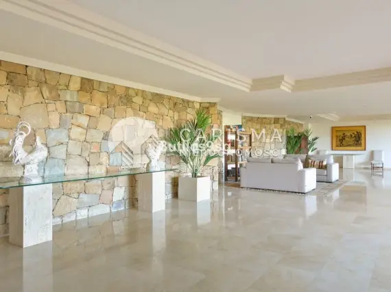 (50) Całkowicie odnowiony penthouse z widokiem na pola golfowe