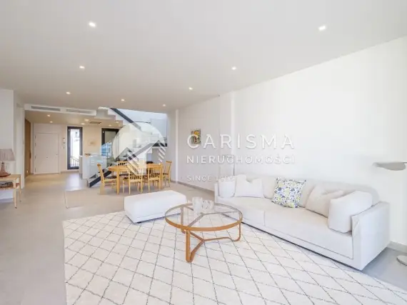 (5) Luksusowy dwupoziomowy penthouse z widokiem na morze, Capobino