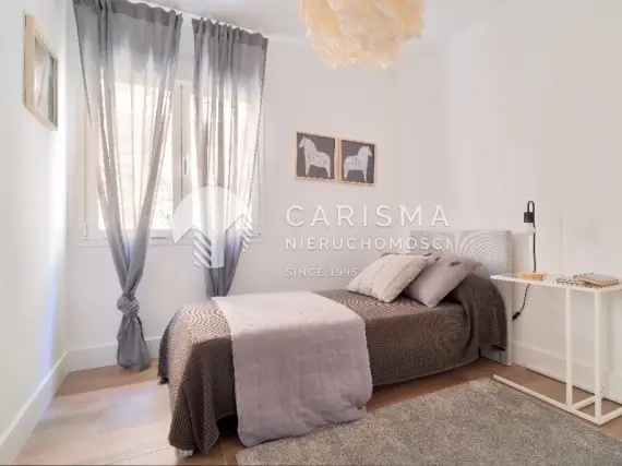 (20) Całkowicie odnowiony apartament w nowoczesnym stylu blisko plaży