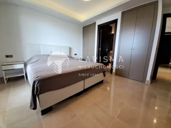 (8) Nowoczesny apartament w pierwszej linii pola golfowego