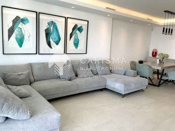 (6) Nowoczesny apartament w prestiżowym kompleksie z widokiem na morze