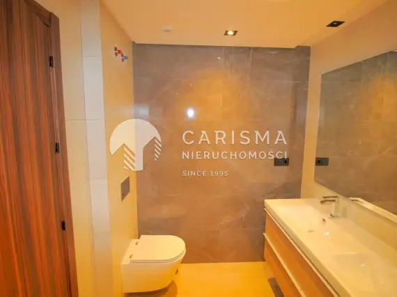 (25) Nowoczesny penthouse z panoramicznym widokiem na morze i góry