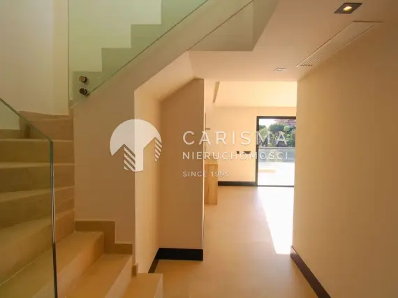 (18) Nowoczesny penthouse z panoramicznym widokiem na morze i góry
