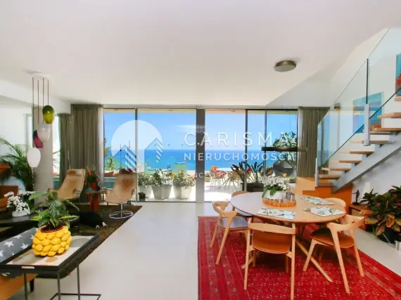 (13) Luksusowy dwupoziomowy penthouse z pięknym widokiem na morze