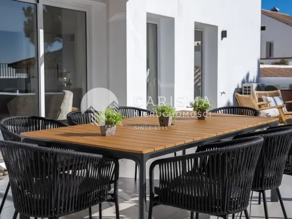 (5) Nowoczesny dwupoziomowy penthouse tuż przy polu golfowym