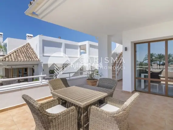 (21) Nowoczesny penthouse w pierwszej linii pola golfowego
