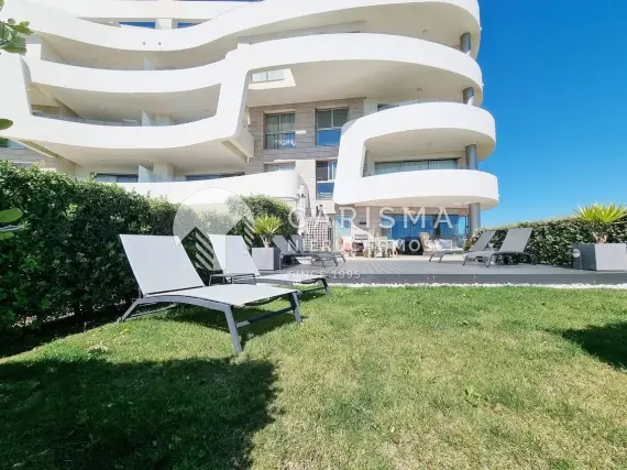 (57) Luksusowy apartament przy plaży z panoramicznym widokiem na morze