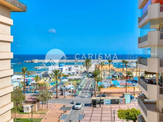 Przestronny penthouse blisko plaży z widokiem na port 1