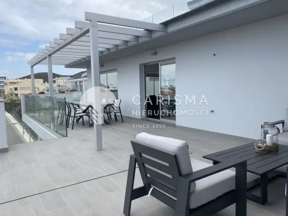 (8) Nowoczesny dwupoziomowy apartament 5 minut od plaży
