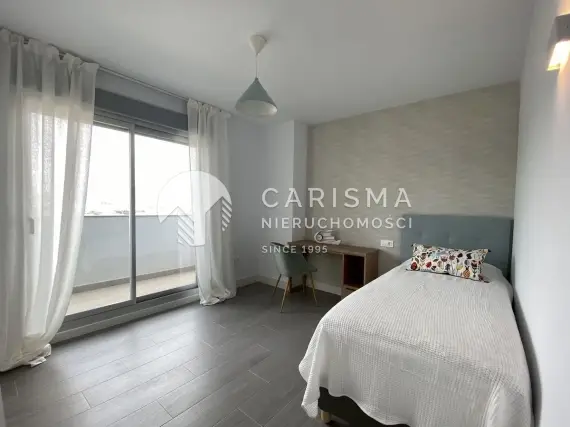 (32) Nowoczesny dwupoziomowy apartament 5 minut od plaży