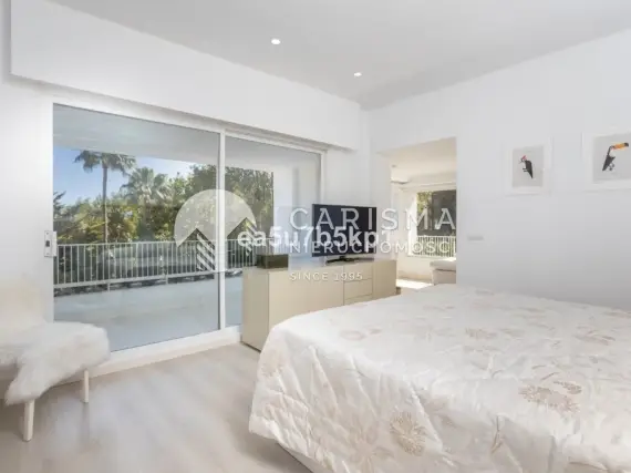 (9) Nowoczesny penthouse z panoramicznym widokiem na morze