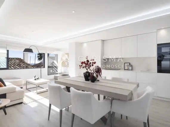 (4) Elegancki apartament w drugiej linii portu Puerto Banus