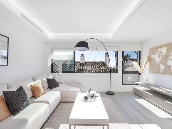 (8) Elegancki apartament w drugiej linii portu Puerto Banus