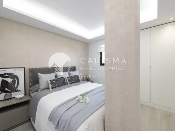 (25) Elegancki apartament w drugiej linii portu Puerto Banus