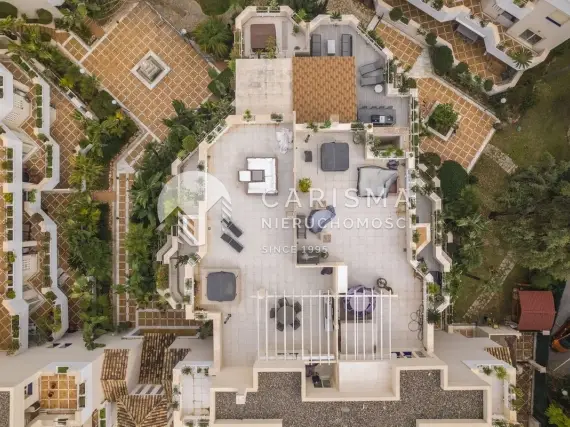 (24) Całkowicie odnowiony  penthouse z widokiem na górę La Conha