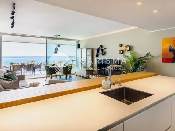(11) Nowoczesny apartament z panoramicznym widokiem na morze blisko plaży