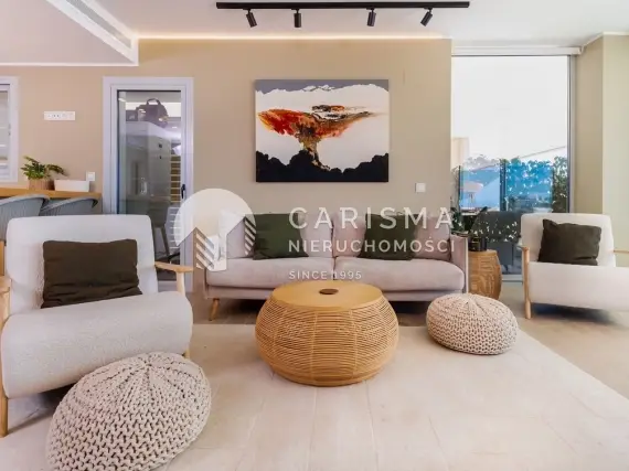 (8) Nowoczesny apartament z panoramicznym widokiem na morze blisko plaży