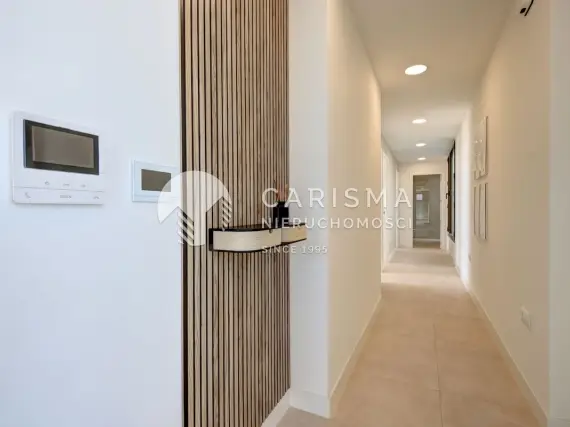 (22) Luksusowy penthouse w drugiej linii z przepięknym widokiem na morze