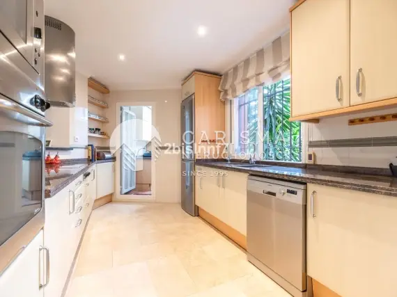 (9) Parterowy apartament z ogródkiem w pierwszej linii brzegowej Elviria