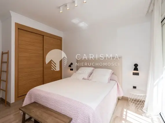 (20) Odnowiony apartament kilka minut od plaży w Elviria