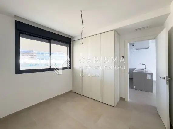 (12) Apartament w prestiżowym kompleksie blisko plaży z panoramicznym widokiem