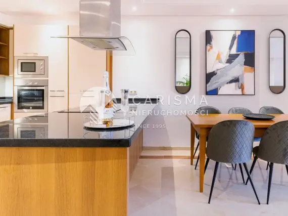 (8) Nowoczesny apartament w otoczeniu tropikalnych ogrodów tuż przy plaży