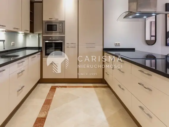 (10) Nowoczesny apartament w otoczeniu tropikalnych ogrodów tuż przy plaży