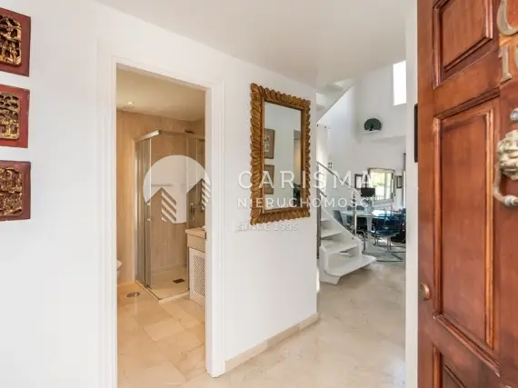 (11) Odnowiony dwupoziomowy penthouse z widokiem na morze Carib Playa
