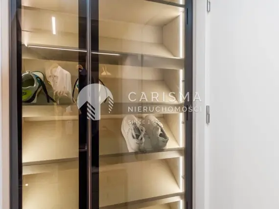(19) Nowoczesny penthouse w idealnej lokalizacji gotowy do zamieszkania