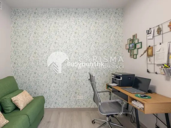(13) Nowoczesny apartament w nowym budownictwie z widokiem na morze