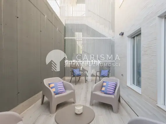 (17) Nowoczesny apartament w nowym budownictwie z widokiem na morze