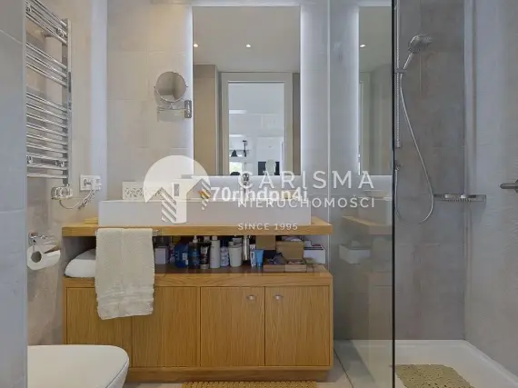 (37) Luksusowy apartament w wyjątkowym kompleksie z widokiem na morze