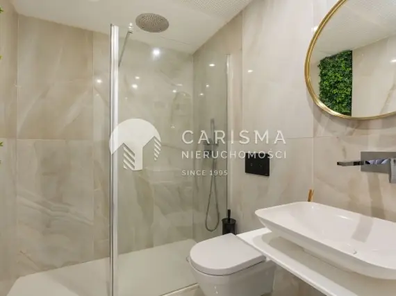 (18) Nowoczesny apartament parterowy w luksusowym kompleksie