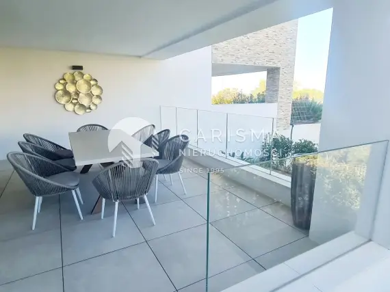 (17) Nowoczesny apartament tuż przy polu golfowym