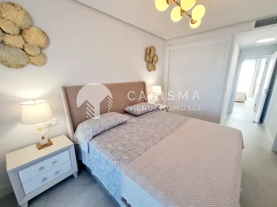 (13) Nowoczesny apartament tuż przy polu golfowym