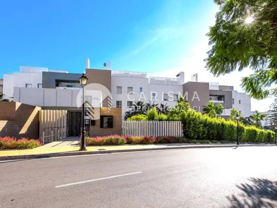 Niedawno odnowiony apartament w nowoczesnym stylu Nueva Andalucia 1