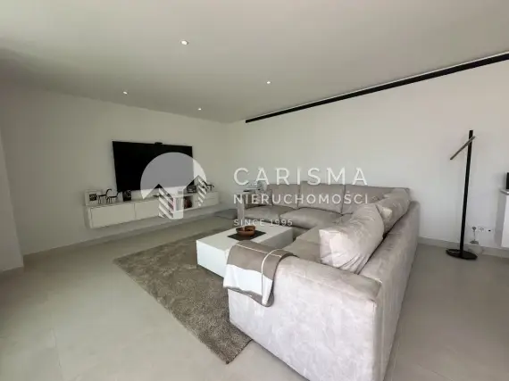(11) Nowoczesny apartament na parterze z prywatnym ogródkiem