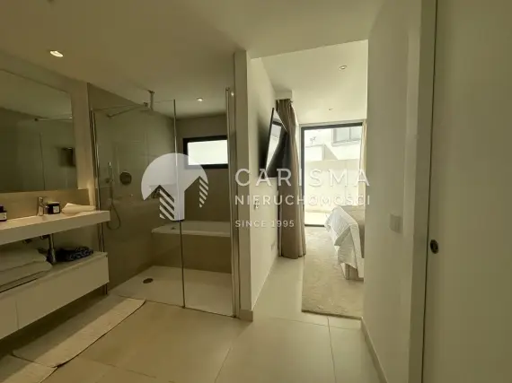(14) Nowoczesny apartament na parterze z prywatnym ogródkiem