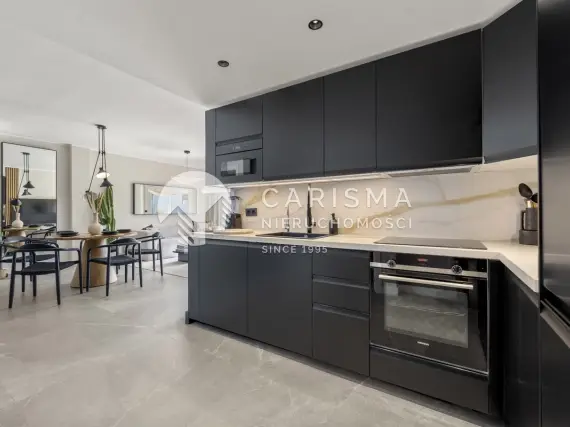 (7) Luksusowy apartament w malowniczej urbanizacji