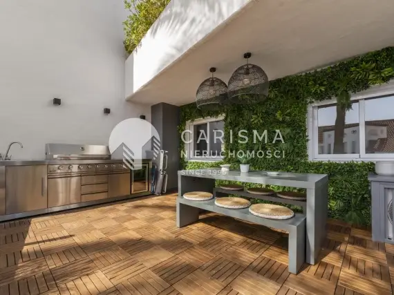 (18) Luksusowy apartament w malowniczej urbanizacji