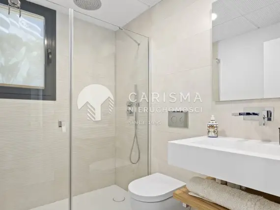 (19) Nowoczesny apartament w niedawno wybudowanym kompleksie
