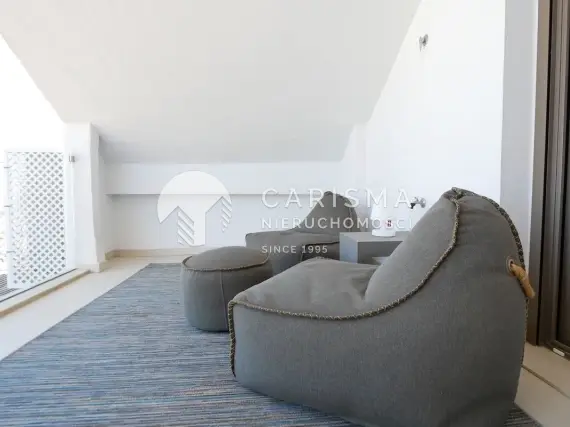 (31) Luksusowy dwupoziomowy penthouse z pięknym widokiem na morze